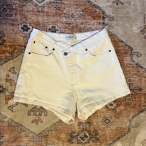 Abercrombie & Fitch Crossover Denim Shorts - Picture 4 of 5